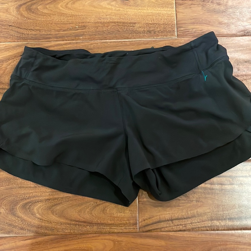 Lululemon shorts size 8
